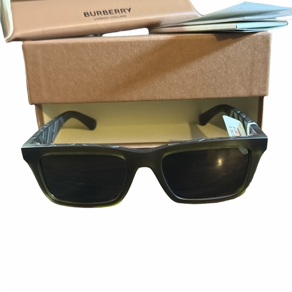 Burberry Other - NWT Burberry Men’s BE4475U Matte Green Sunglasses – 3D Check Detail